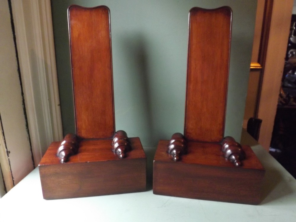 rare pair of early c19th george iv period mahogany salver stands almost certainly attributable to gillowslancaster