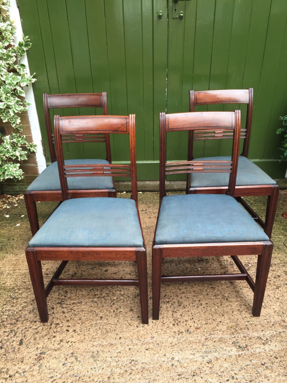 set of 4 late c18th george iii period mahogany dining chairs