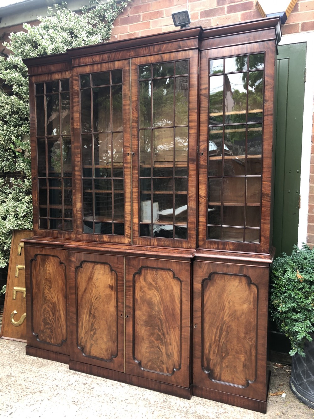 fine early c19th george iv period mahogany breakfront library bookcase